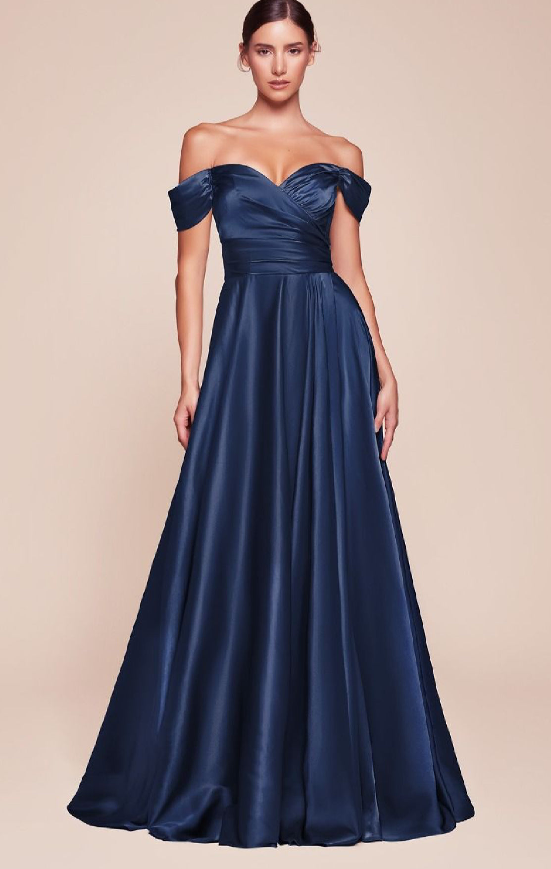 Vestido de Fiesta Largo con Escote Corazón y Detalles Fuera del Hombro - 7493