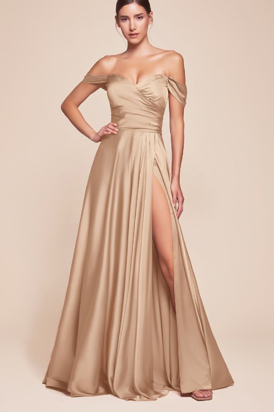 Vestido de Fiesta Largo con Escote Corazón y Detalles Fuera del Hombro - 7493