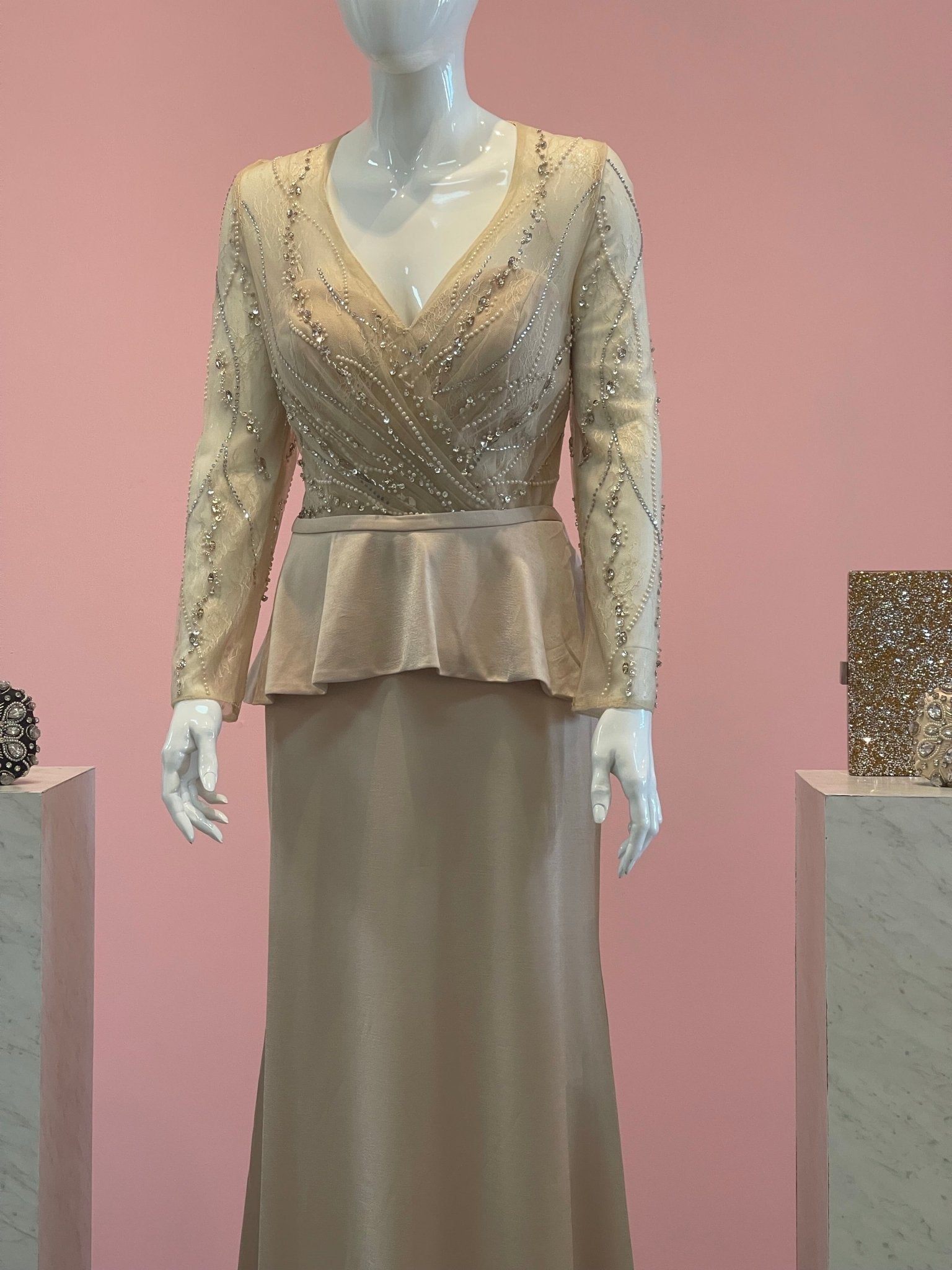 M2135 - Celebra La Boutique